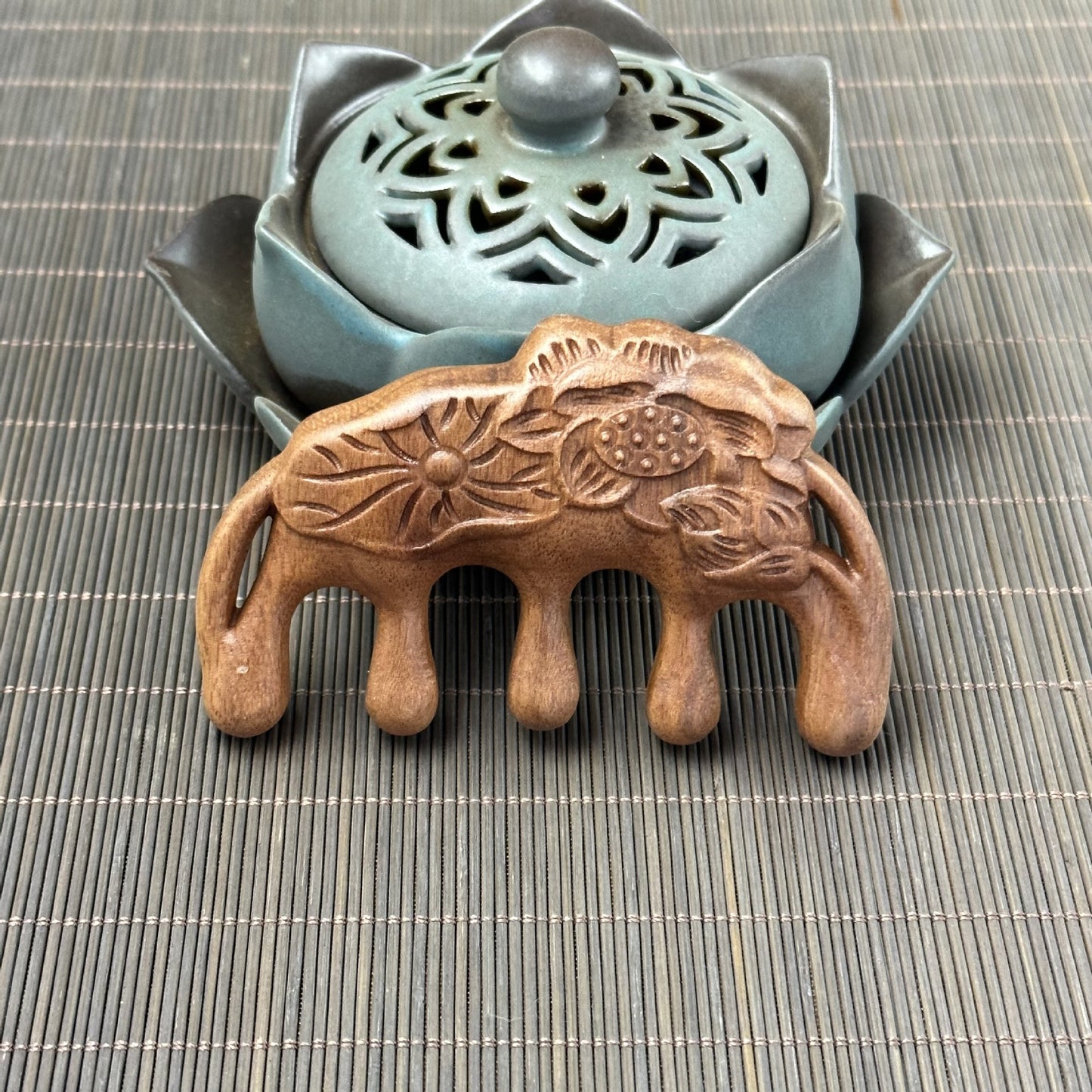 Golden Sandalwood Five-Tooth Comb