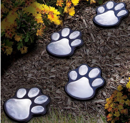 Luminous Bear Paw Solar Light